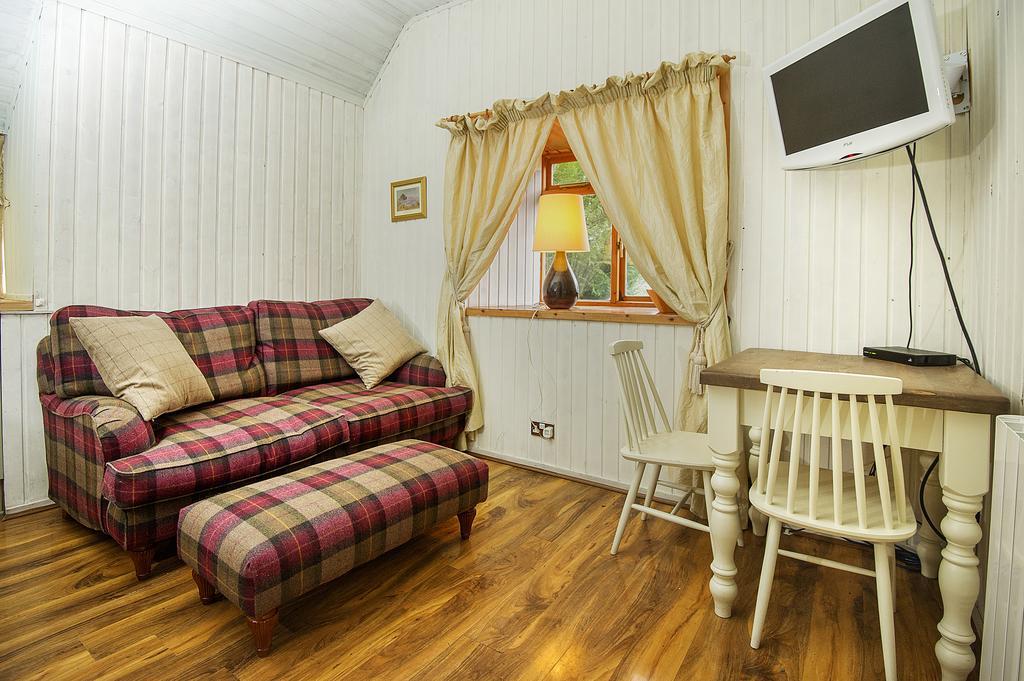 The Falls Of Dochart Inn キリン エクステリア 写真